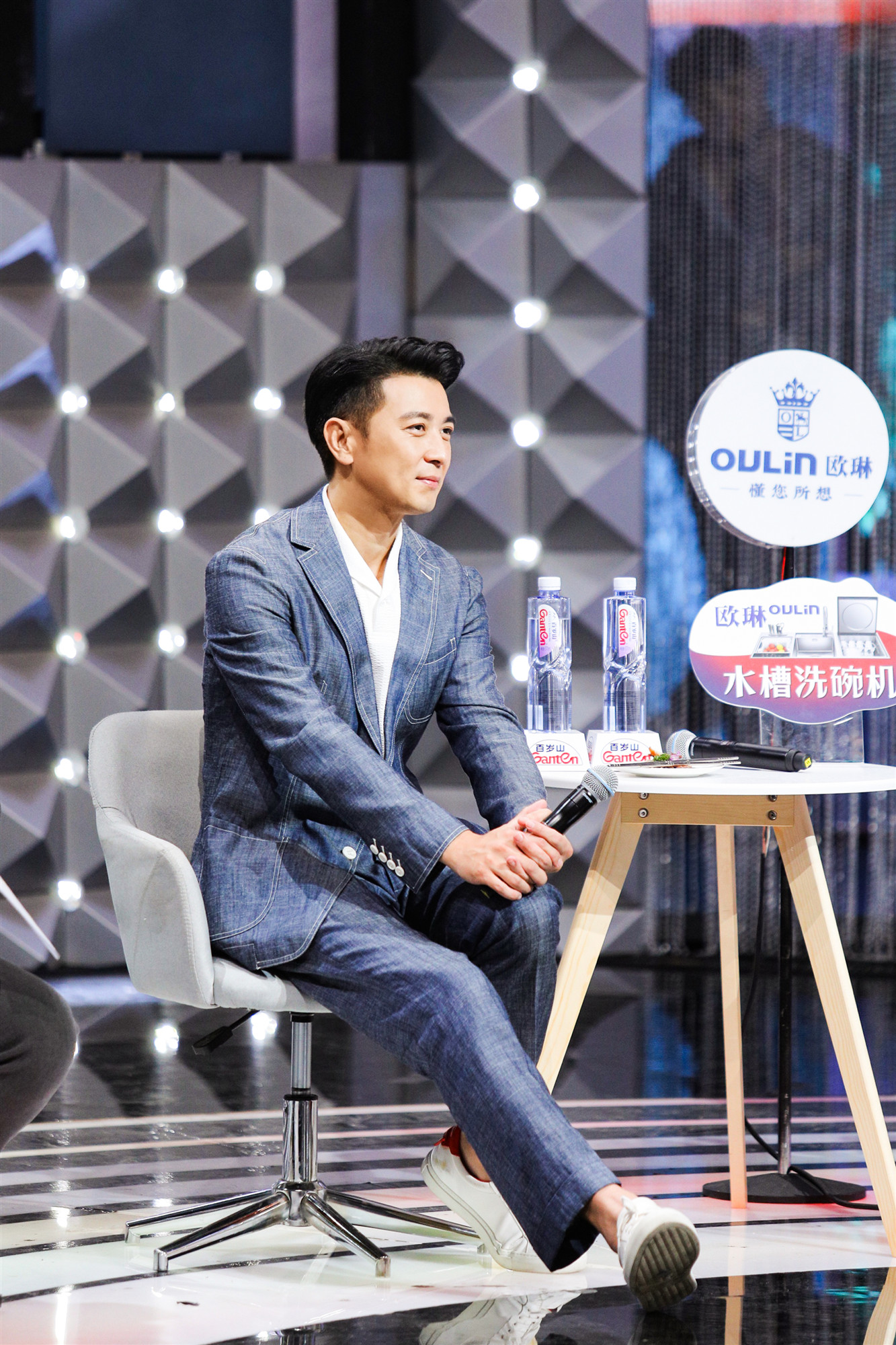 跨界歌王保剑锋变宝藏老男孩活力玩转魔性舞蹈