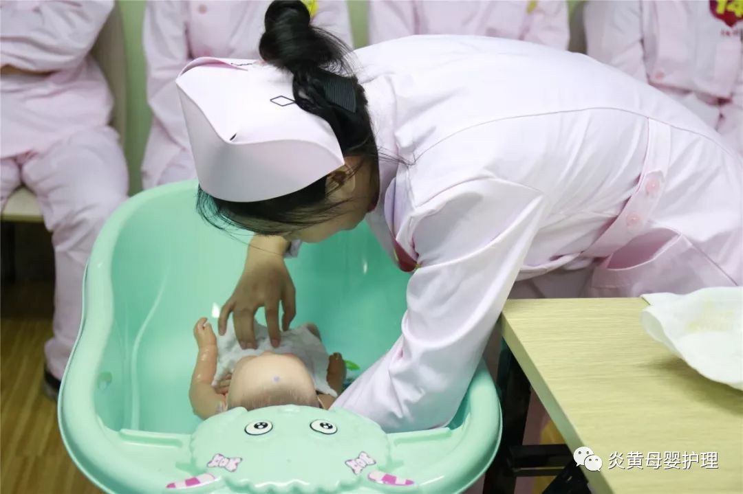 炎黄月嫂们,湖北省母婴职业技能竞赛开始来为我们的参赛老师投票吧!