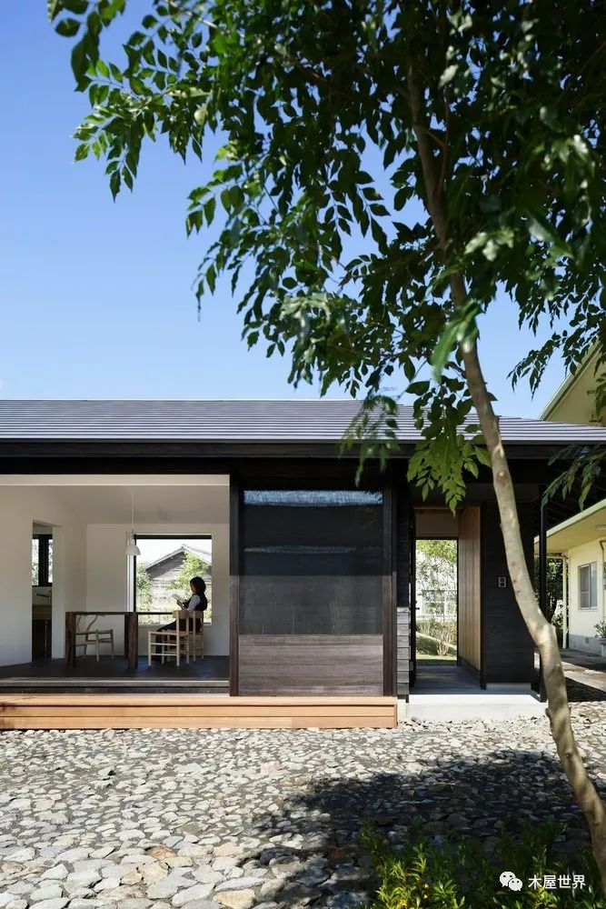 有着白色内涵的现代木屋日本宫崎