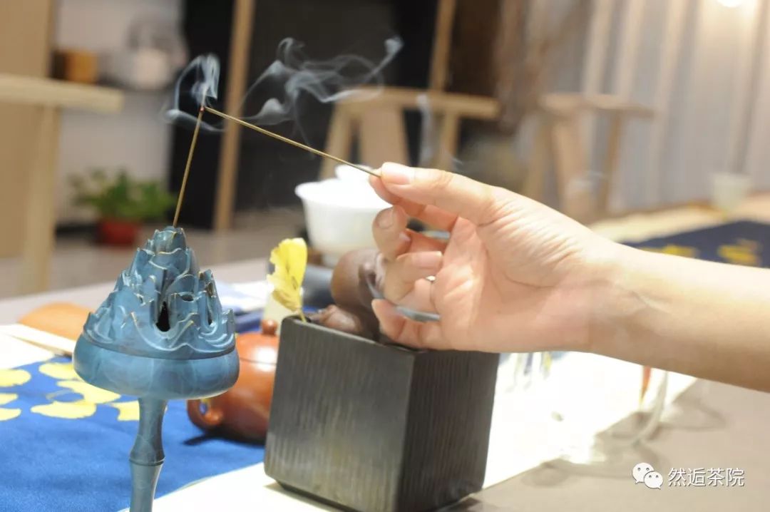 立冬流年,稍纵即逝枫叶如梦,红柿似火茶席仪式席手香净手