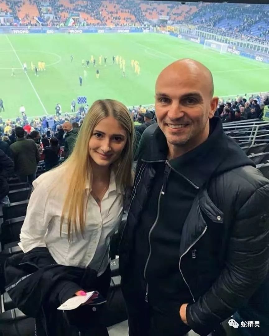 老婆▼桑顿伉俪▼bobo▼巴雷西▼马特乌斯▼毛不易▼萨拉特老婆▼