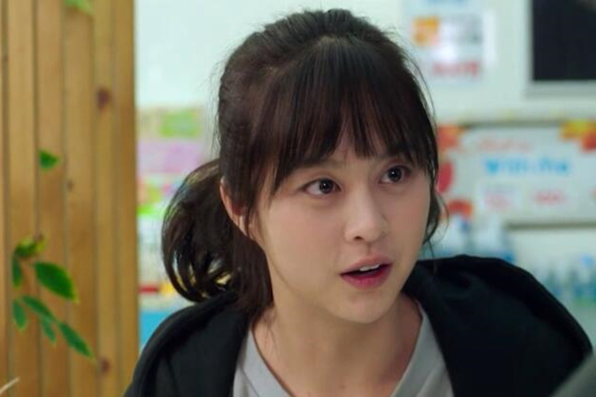 几分钟看完校园霸凌电影蚯蚓17岁少女遭多人凌虐极其虐心