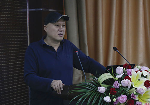 谢建国教授在致辞中,首先向与会代表介绍了河南省胃肠外科以及整个