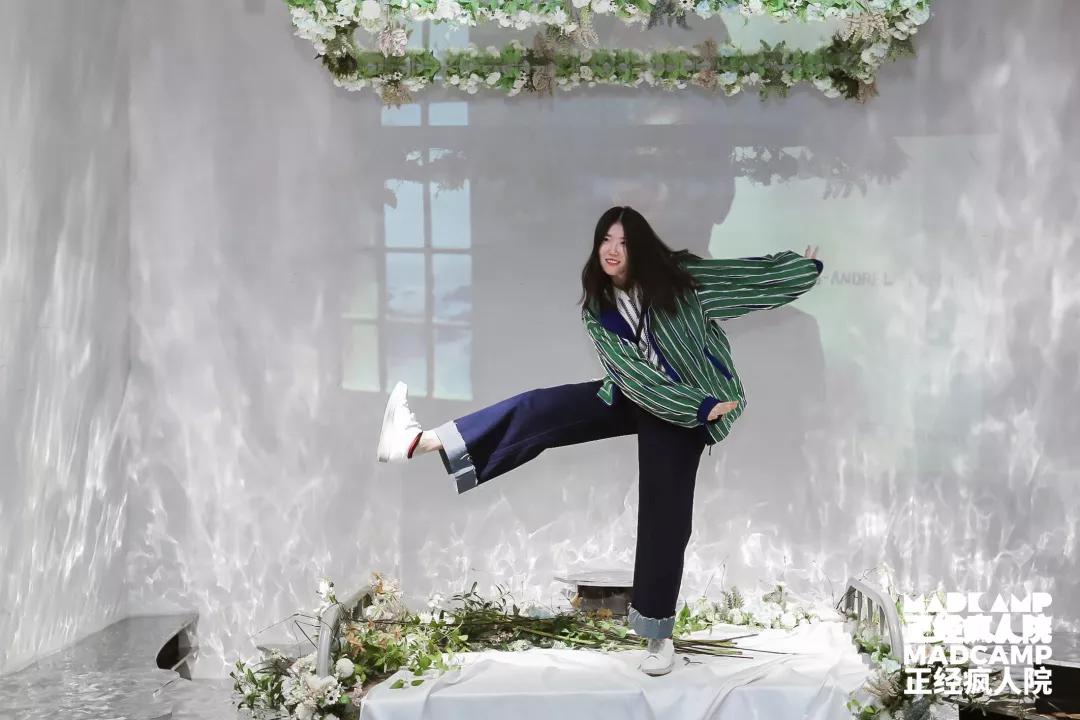 qrem席悦 x 正经做梦,听说11月的第1天,大家都去了这个地方