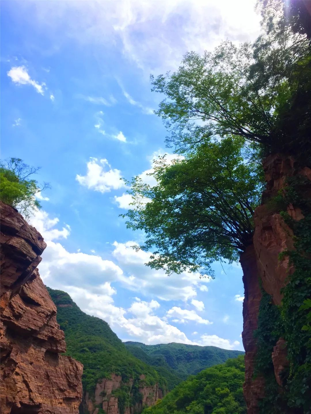 满城龙潭峡谷门票价格（满城龙潭湖风景区门票）