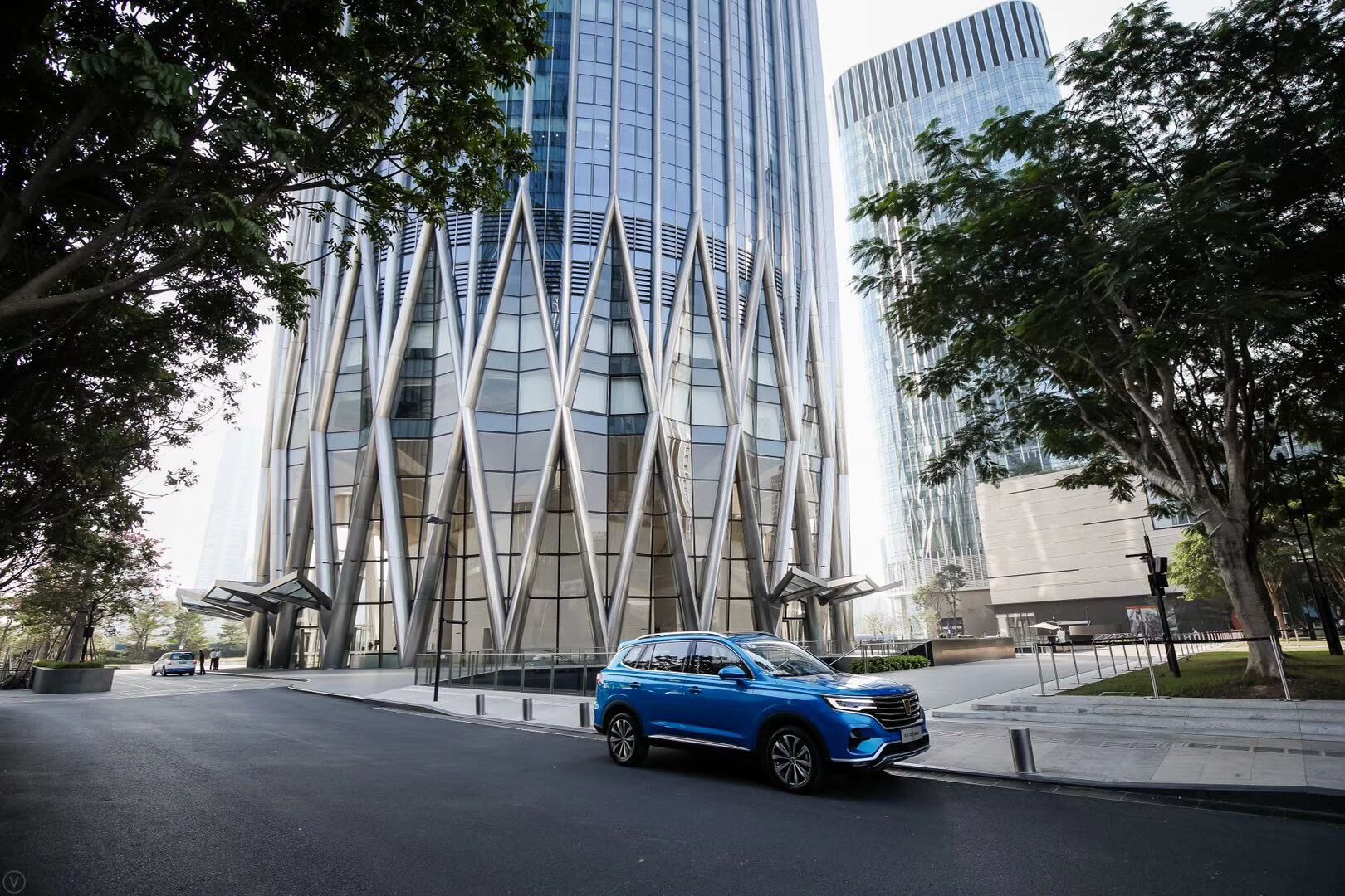 "中国硅谷"试驾荣威rx5 max:开启高科技智能座舱时代