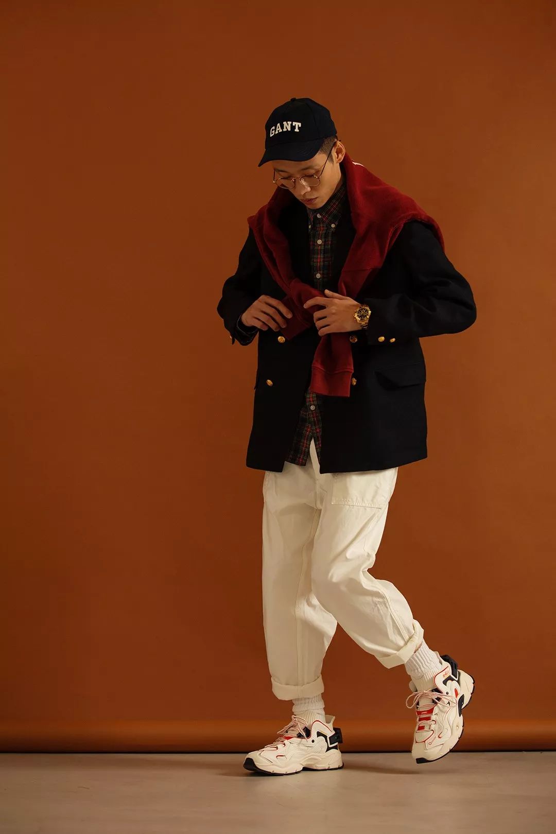 造型示范西装配球鞋的三种搭配方向