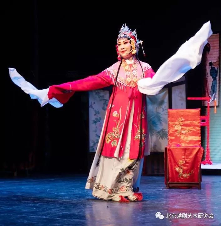 上演《盘夫索夫》,传承越剧经典_严兰贞