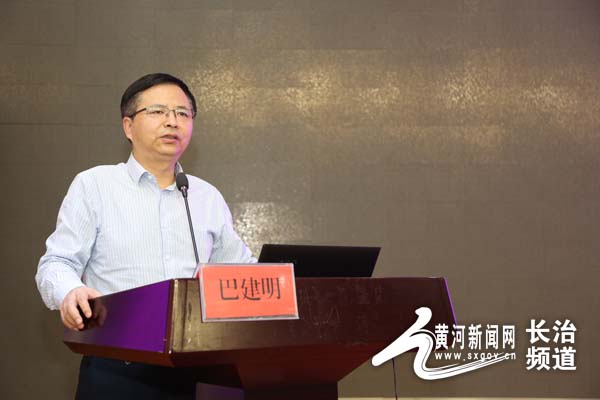 图为:解放军总医院内分泌科副主任巴建明作精彩讲座图为:复旦大学附属