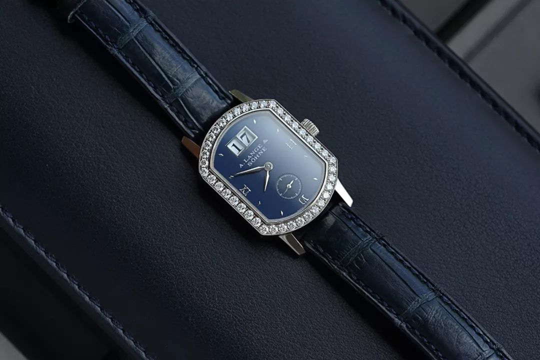 珍贵美好的朗格女士腕表