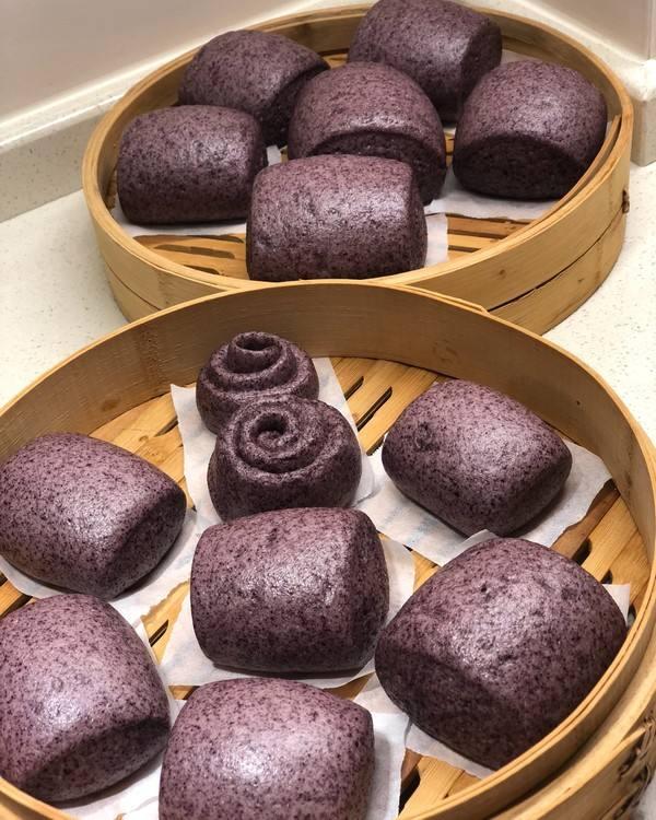 东北农村大姐卖"黑馒头"15年,1元2个,每天300个不够卖