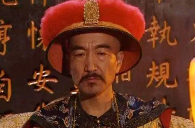 奕山(见下图),康熙帝十四子爱新觉罗·胤禵玄孙,道光皇帝的侄子.