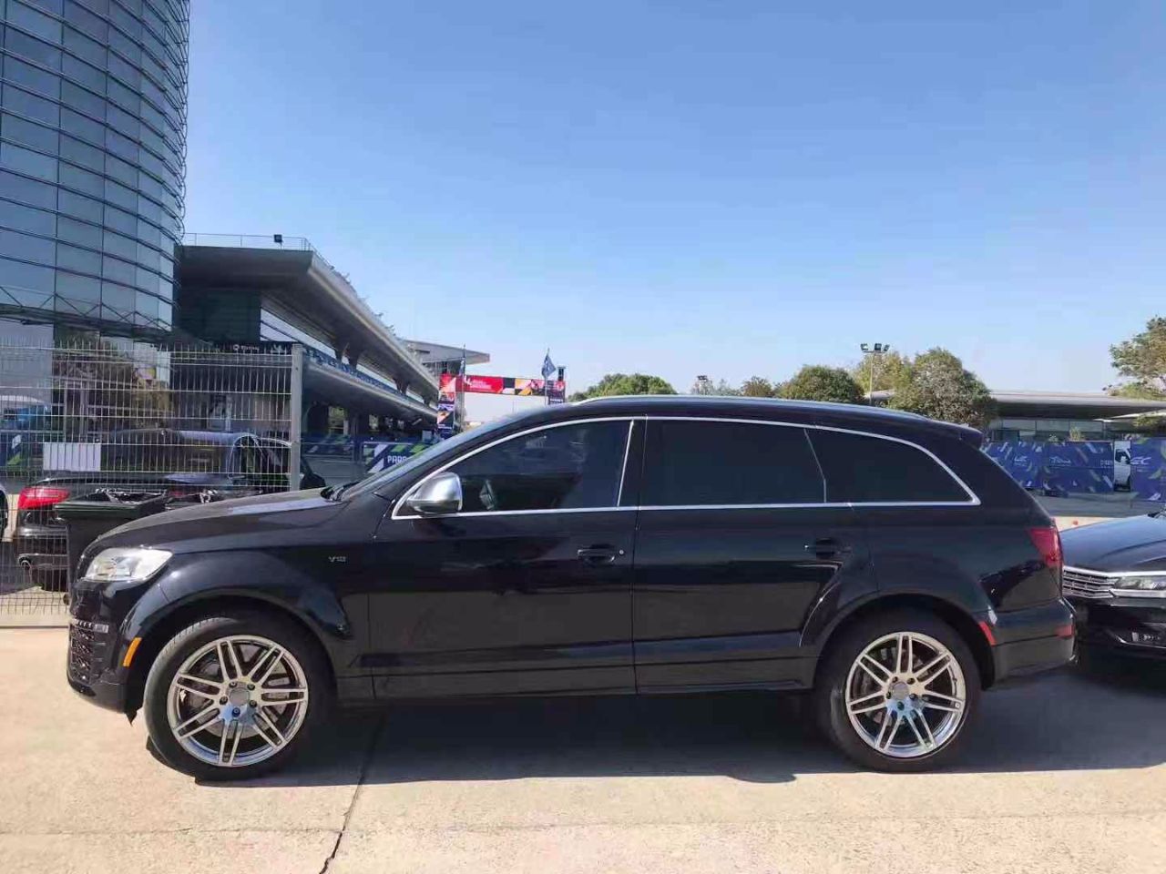 12缸奥迪q7落地近300万用赛车引擎容易被加错油