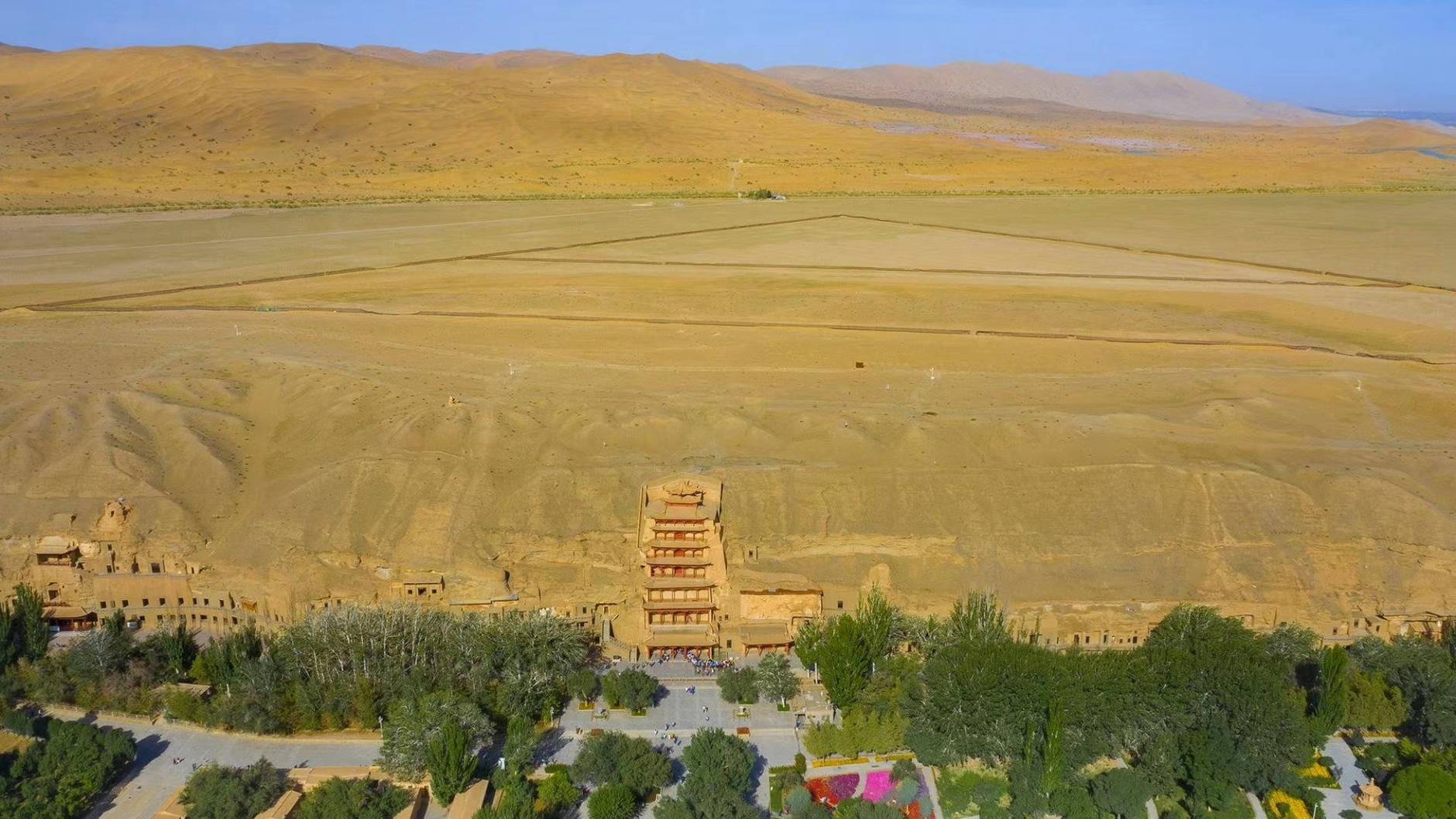 被沙漠戈壁包围的敦煌这四大必打卡景点你一定知道