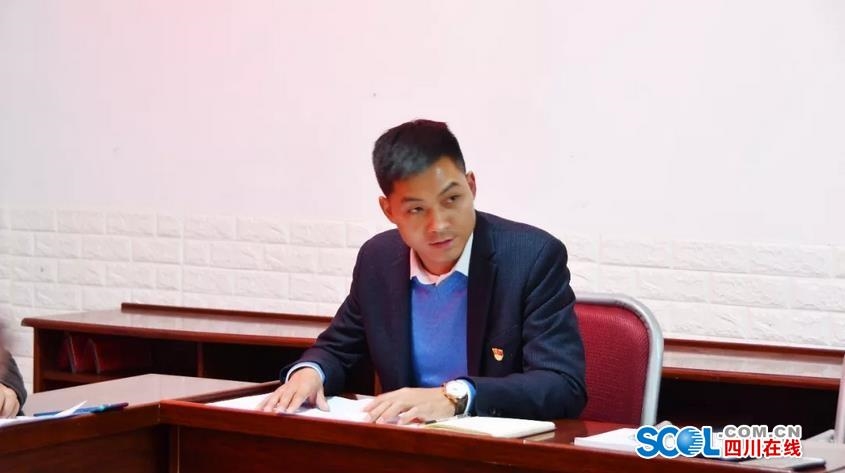 徐世银汇报学院定点帮扶工作推进情况