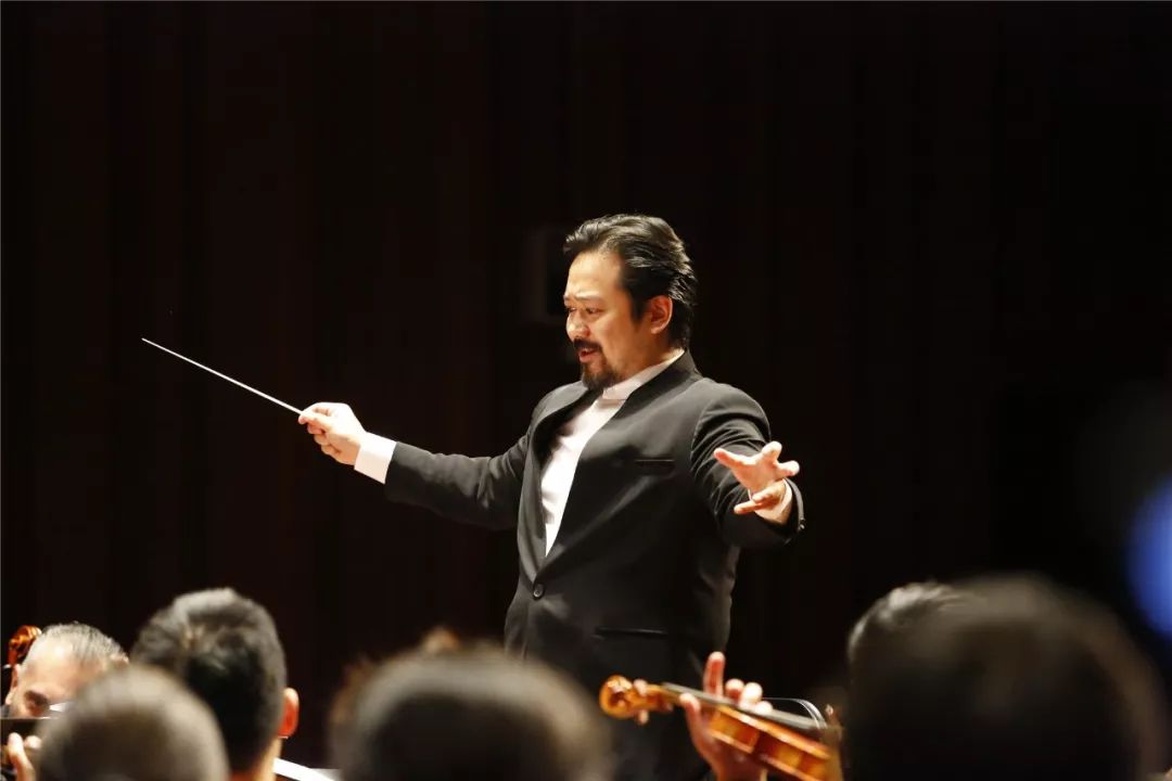 11月10日,指挥家林大叶率深圳交响乐团登上科勒星期广播音乐会奏响"