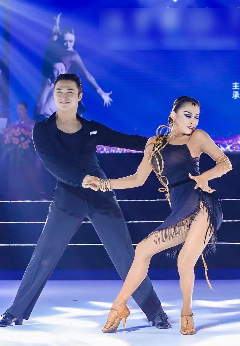 & 贾博麟中国体育舞蹈公开赛(温州站)职业拉丁舞冠军03李玓 & 赵蕾