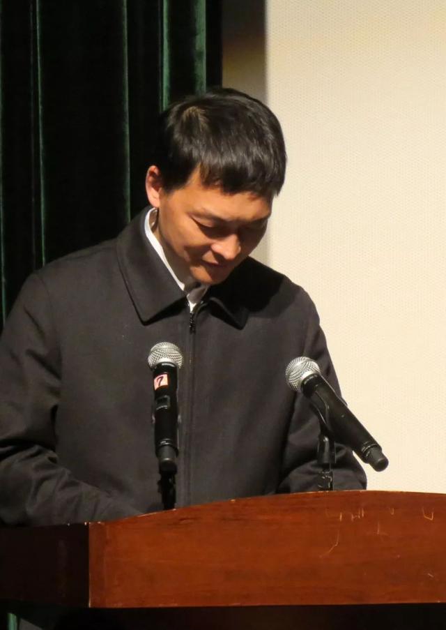 首发式由牡丹江市委常委,秘书长徐利刃主持.11月