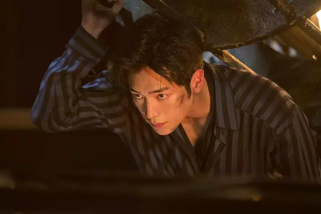 监视者韩石圭徐康俊携手出演烧脑不亚于美剧