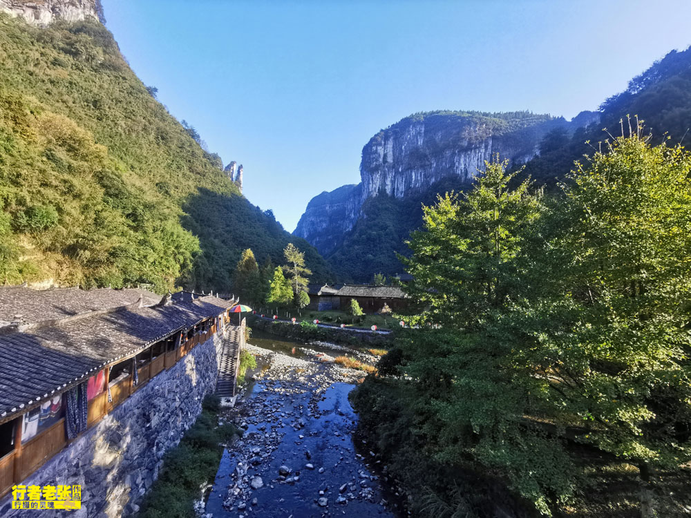 湘西德夯大峽谷藏著一座苗寨,矮寨大橋下,門票80元,遊客:不值