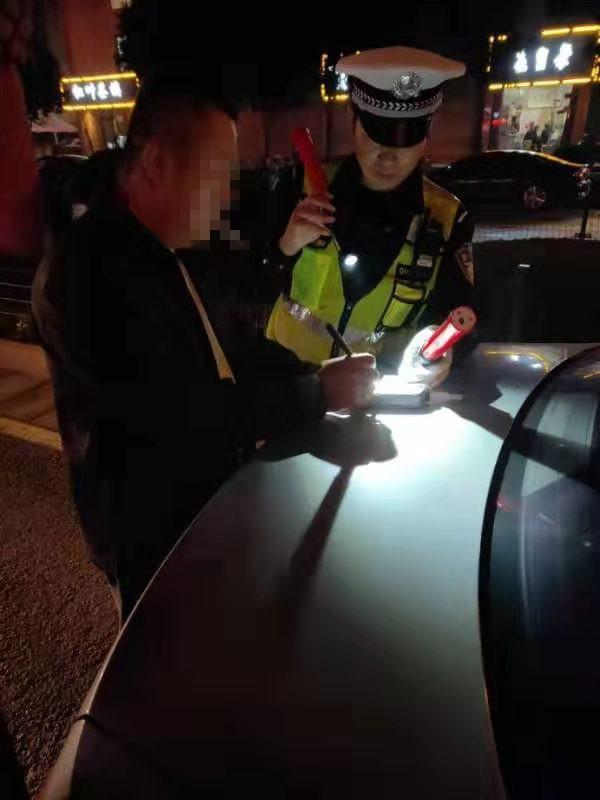 高新交警大队四举措加强冬季夜间道路交通安全管理工作