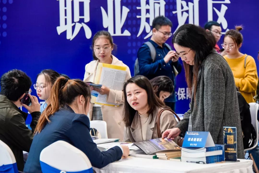 "政府服务" "市场服务"为大学生创新创业加油!