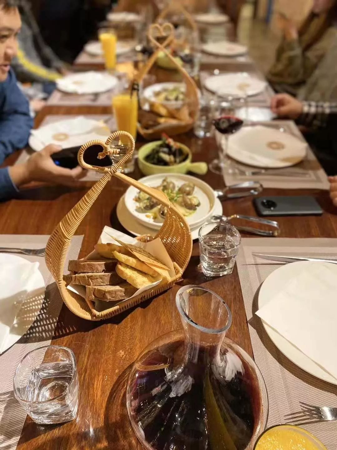 江湖饭局丨一场下午茶与即兴戏剧的相遇