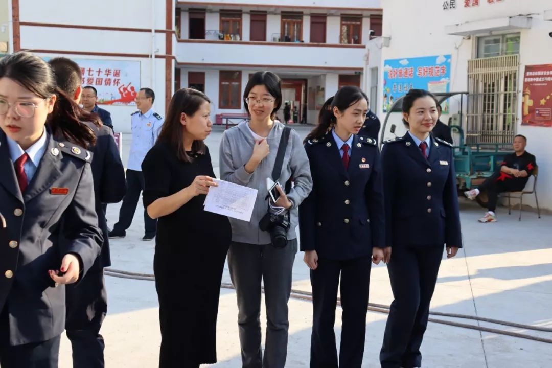 "助学 筑梦 铸人"是他们的心愿,相信点滴付出汇成爱心暖流,志愿者们将