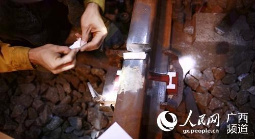 竣工,车站线路设备质量进一步提高,为打赢"三保三增"攻坚战奠定坚实