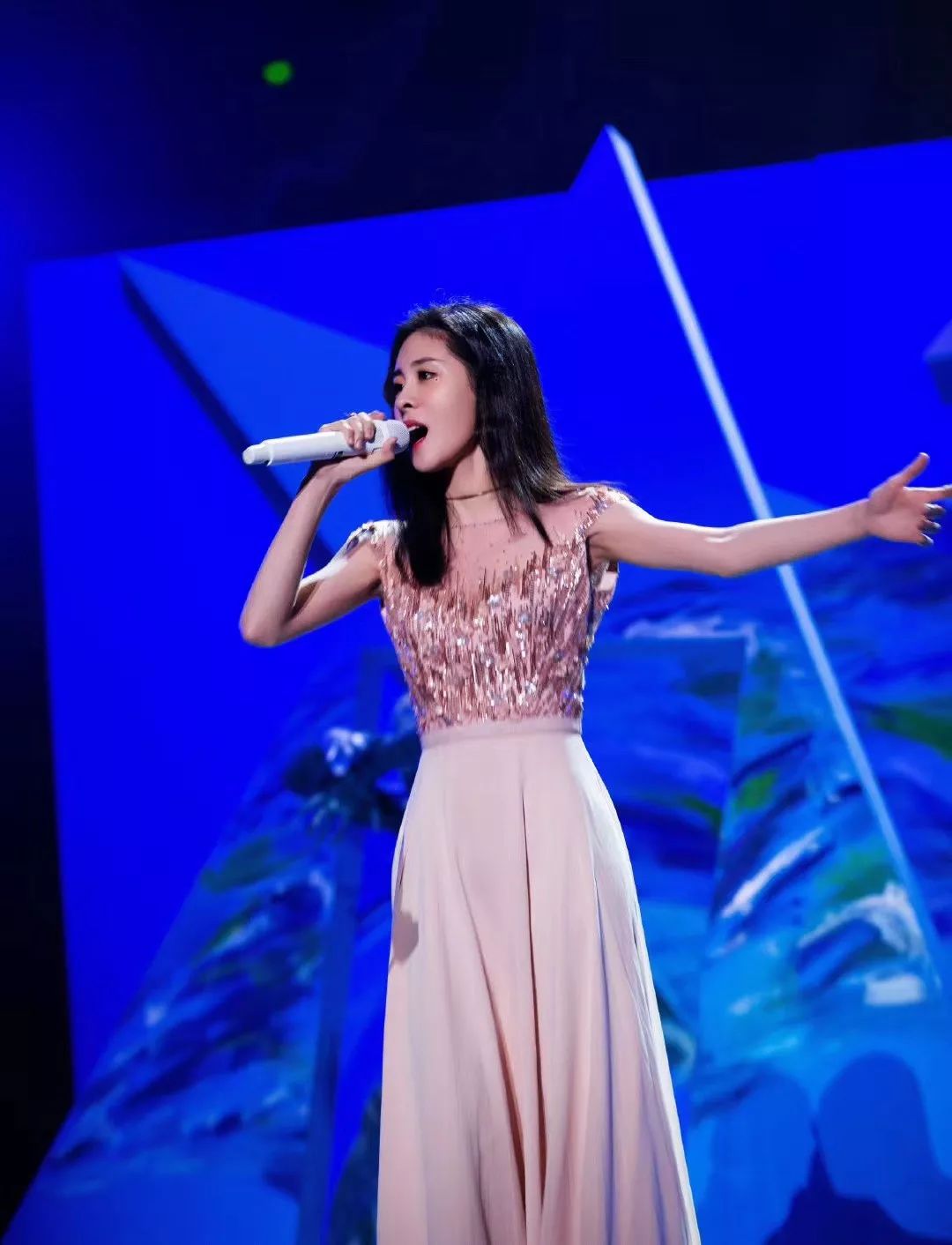 天猫双11晚会 | shure专业可靠的产品,支撑现场的狂欢音浪!