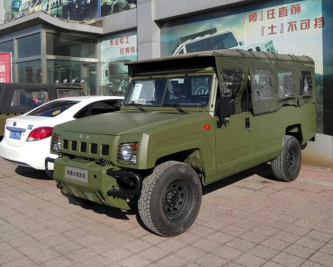 全新北汽勇士到店颜值大增不输牧马人空间比福特猛禽还宽裕