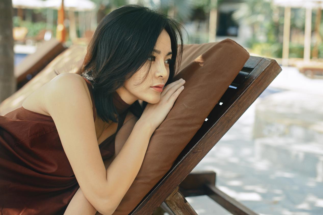 马郁《疼爱你的疯子》:恪守坚持,哪怕只换来一颗心头朱砂痣