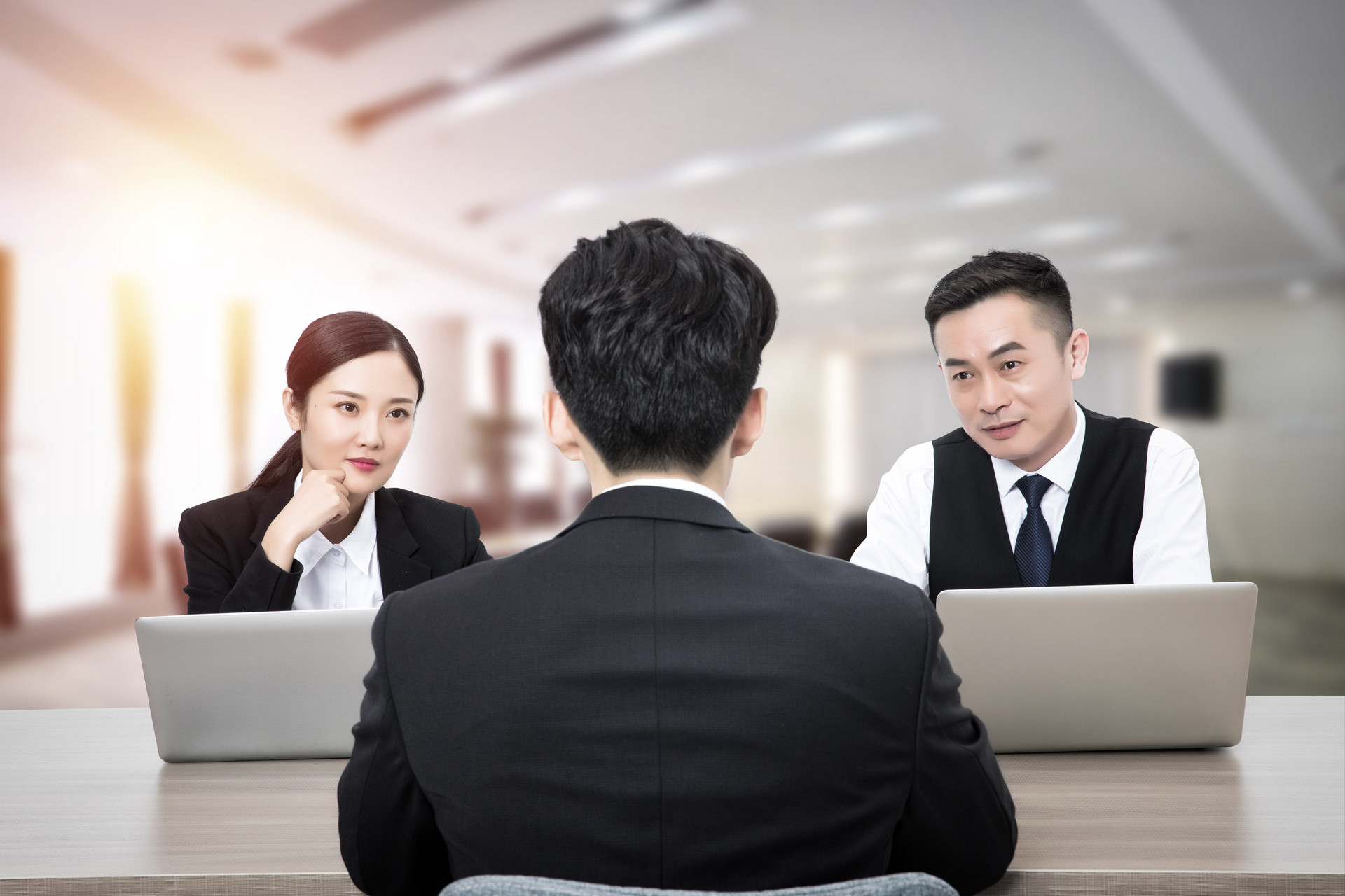 面试结束后面试官问你有没有什么需要问我的怎么回答