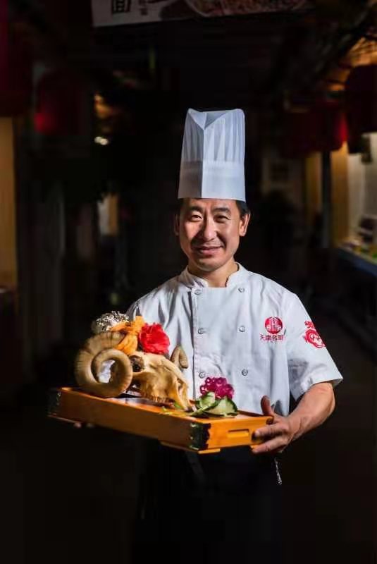 田春峰内蒙古餐饮厨艺技术能手中式烧烤大师创意总厨