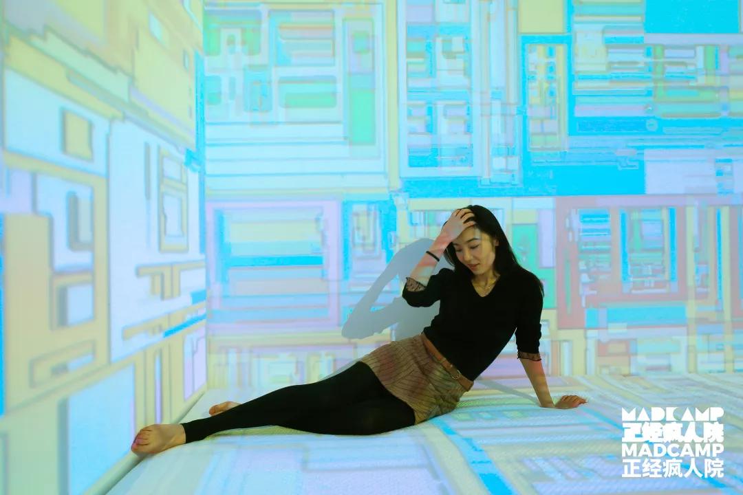 qrem席悦 x 正经做梦,听说11月的第1天,大家都去了这个地方