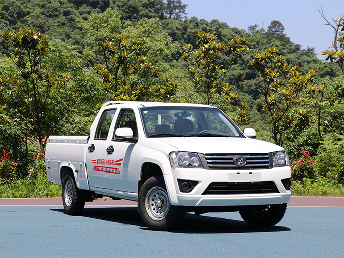 经济实惠汽油皮卡选这款车小本经营者的福音