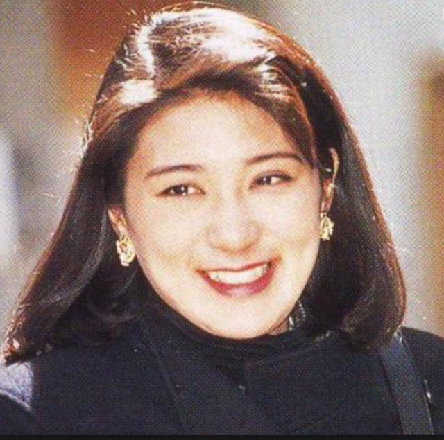 原创雅子皇后年轻时的老照片在那个没有ps的年代却美得如此惊艳