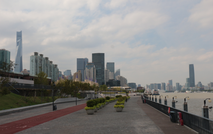 实地看房深度测评陆家嘴北滨江5大豪宅pk你会怎么选