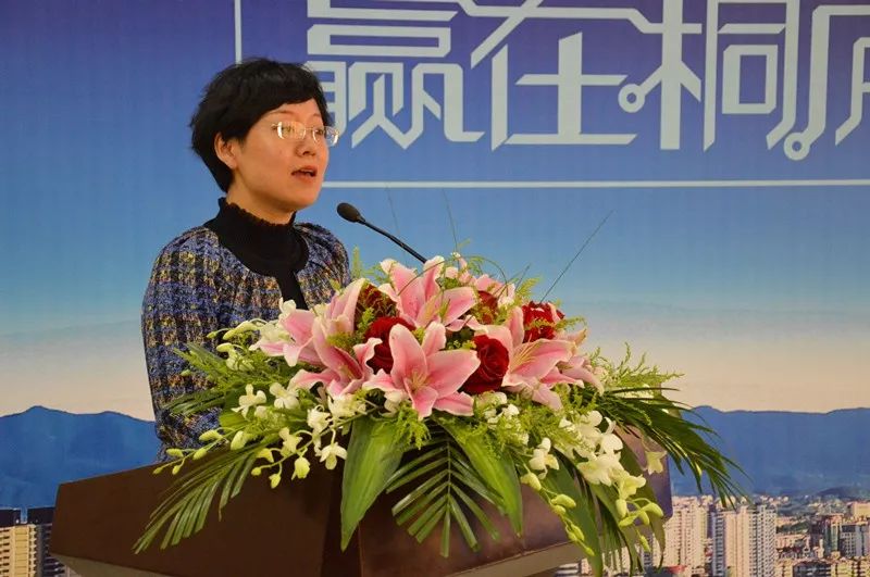 桐庐县人民政府副县长翁嫣讲话"翁县长表示,近年来,我县坚持"产业强县