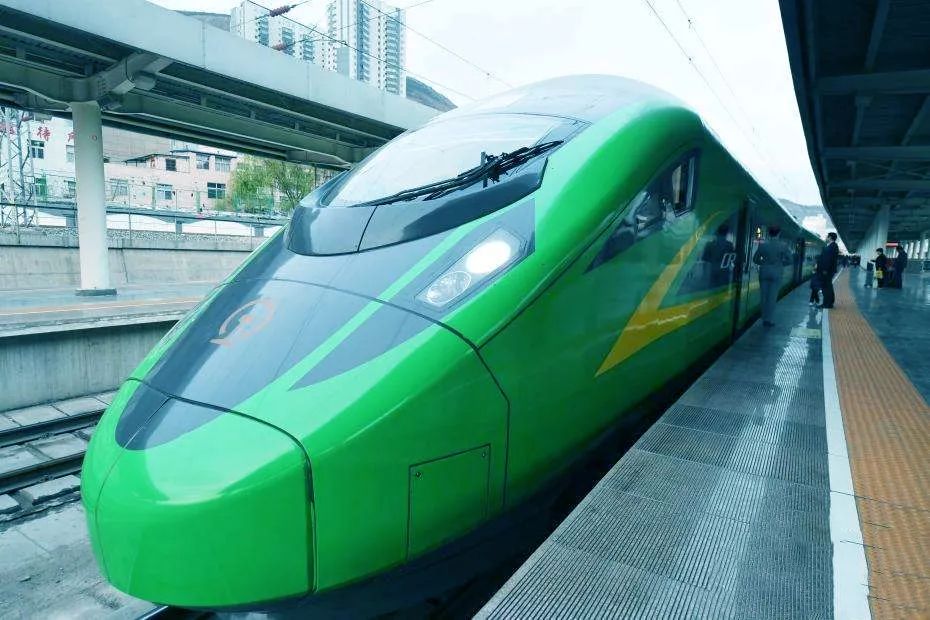 日前,记者从市铁办获悉,途径德兴东站的"九江——上海南d772次,上海南