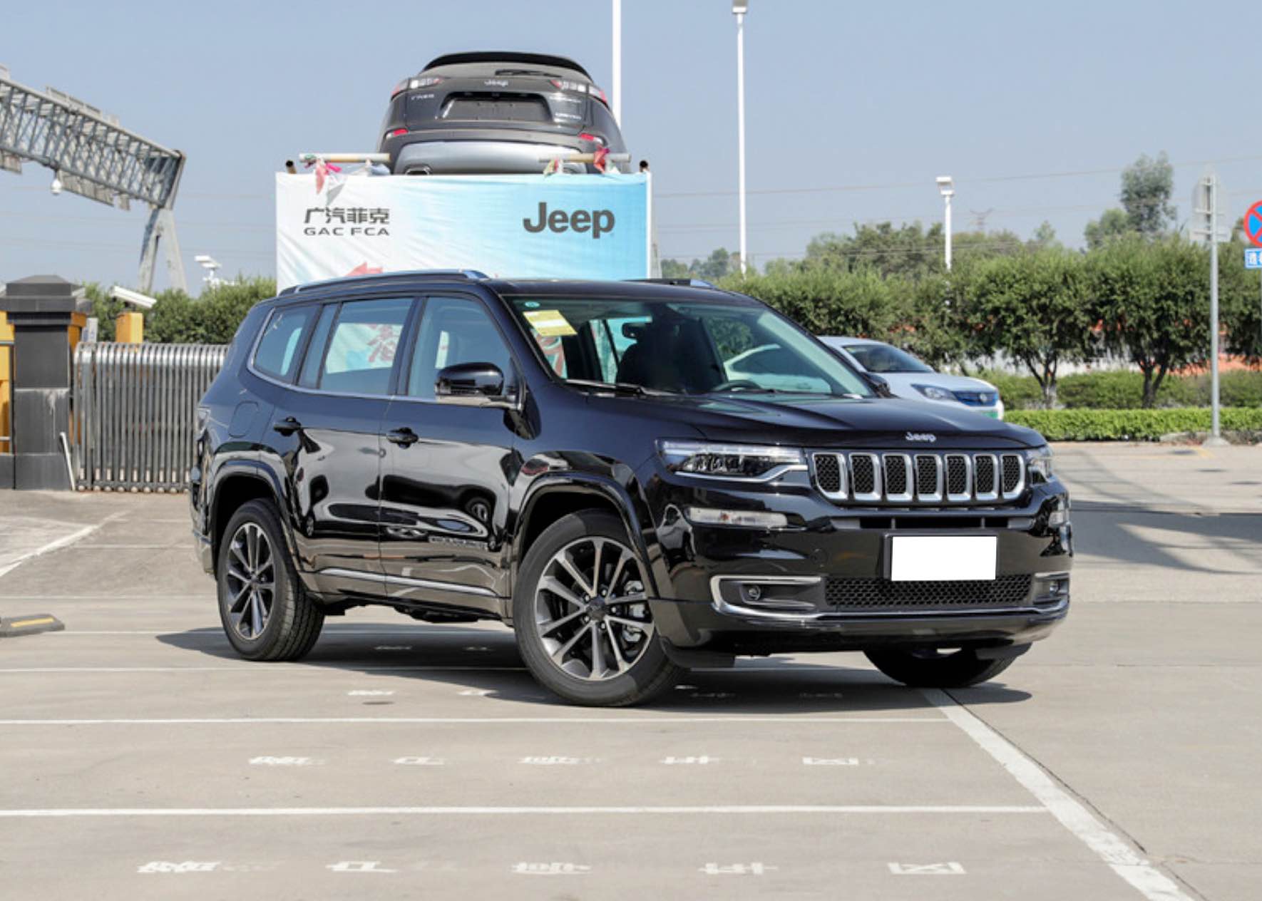 又一插电混动suv上市看看jeep指挥官怎么说