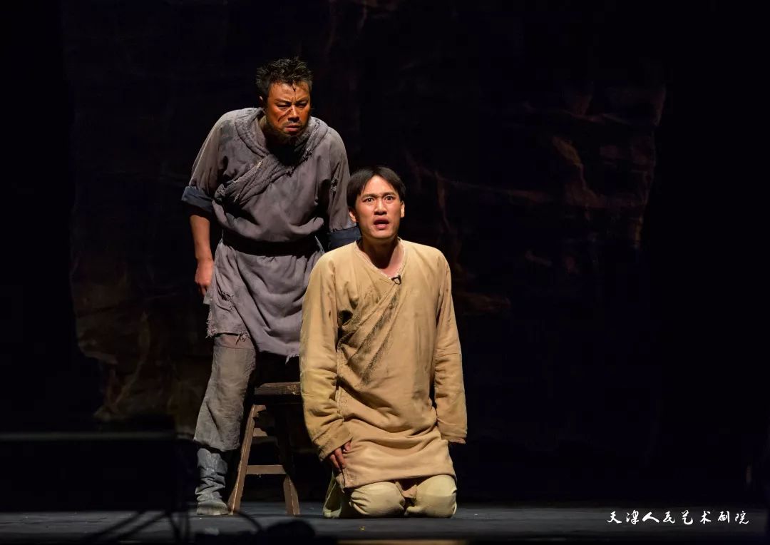 它是曹禺先生推上舞台的第一个"好汉"_仇虎