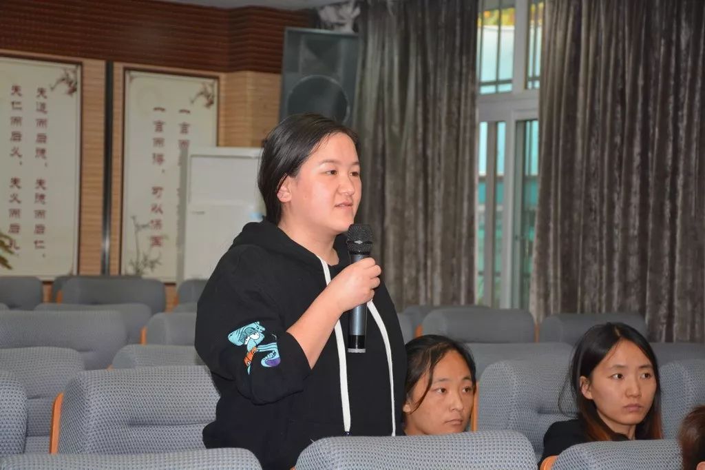 陈晶晶老师赵丽莹老师汤贺老师副校长马伟亭总结区教师发展中心王丽伟