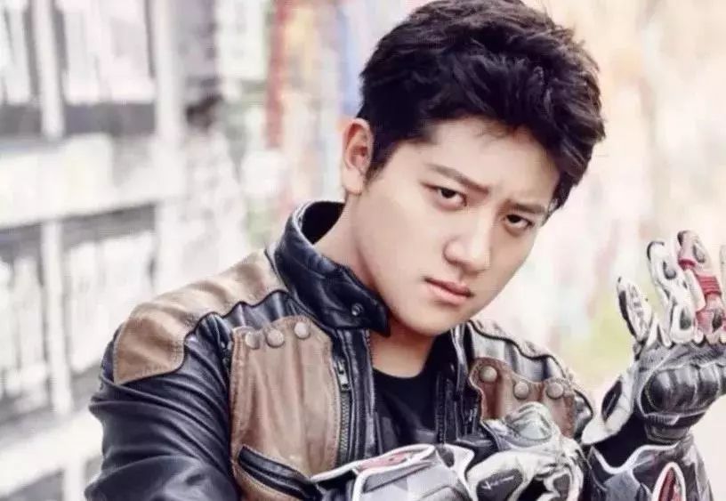 他还是那个和艺术在一起的"傻子"_大川