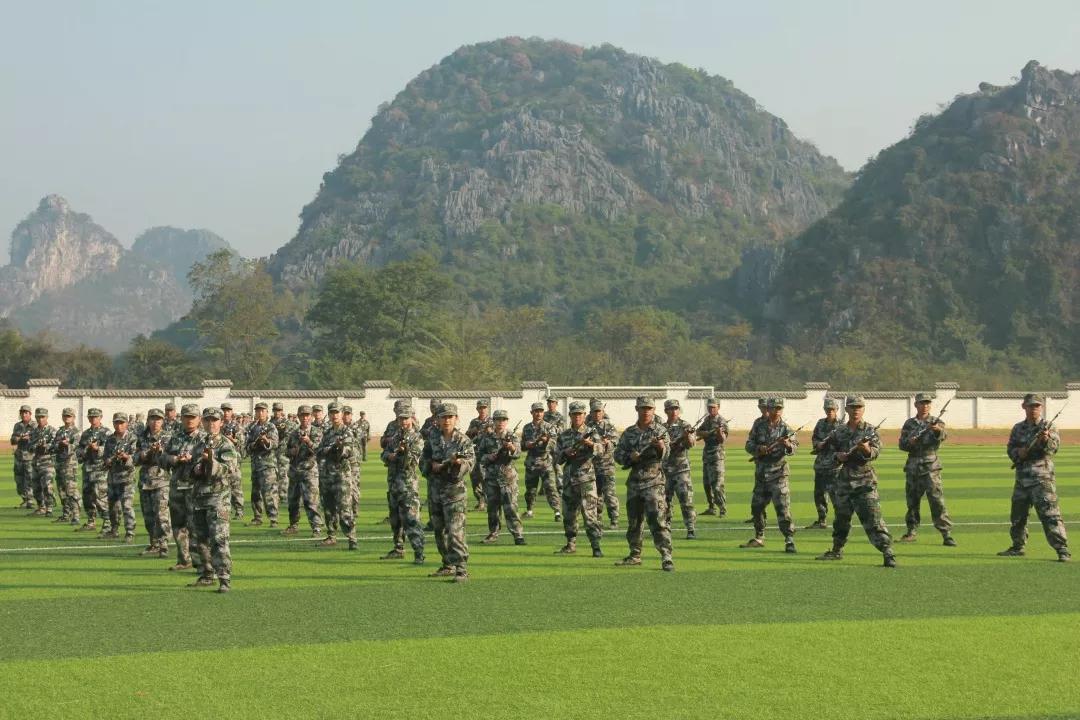 軍訓匯演 | 桂林生命與健康職業技術學院全校學生準備好了!請求檢閱!