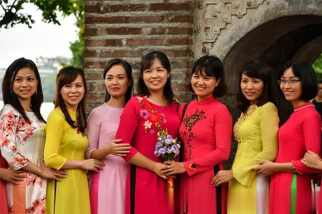 很多越南女性其实是会担心自己嫁不出去的,而越南男性因为数量在比例