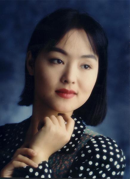 主持人孙小梅叫朱时茂"茂叔",叫他妻子"姐姐",这是有多熟?_范旭霞