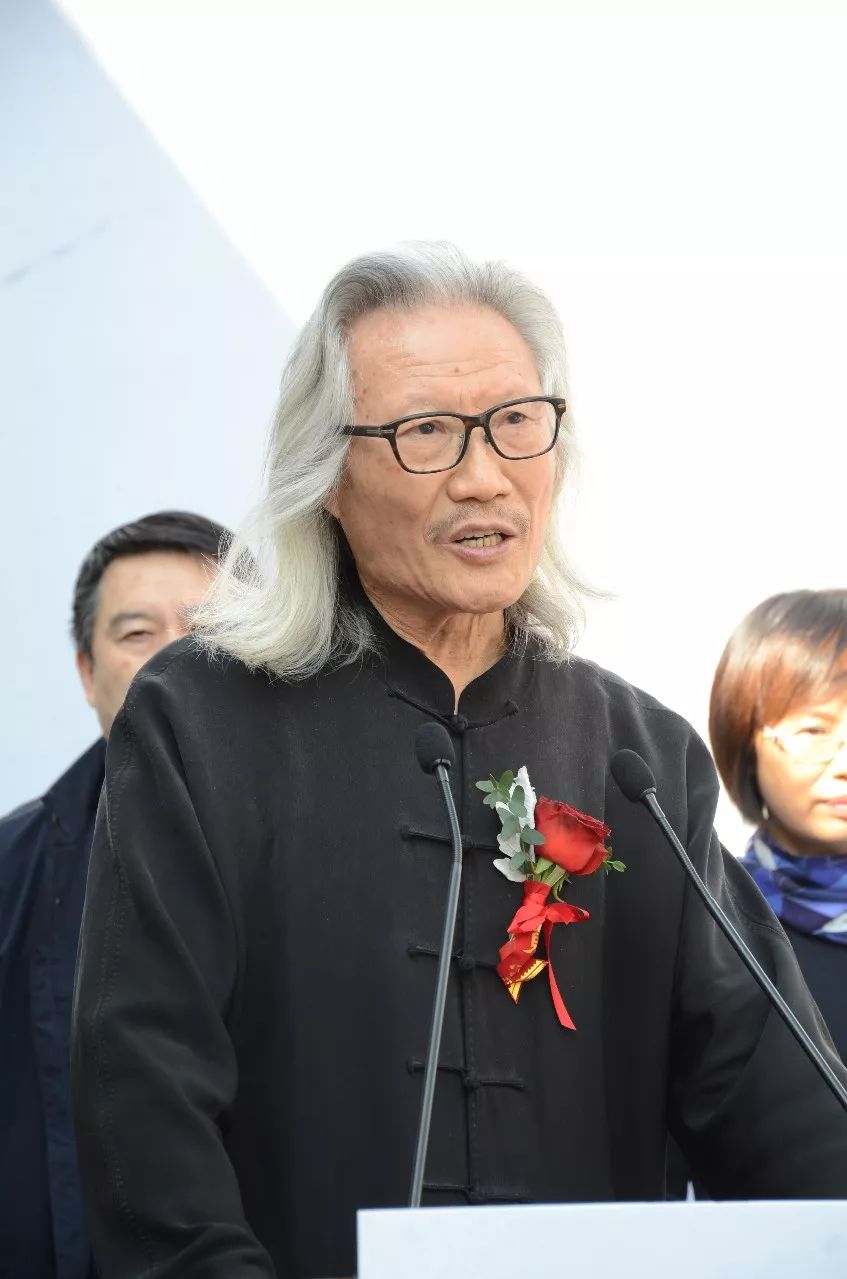 上虞是浙东唐诗之路的发祥地,山水形胜,名人辈出.