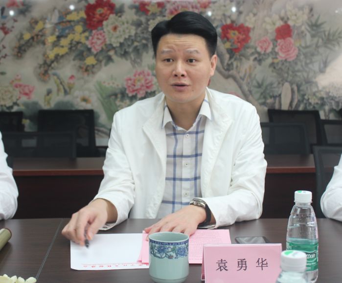 兴宁市委常委,统战部部长袁勇华在随后的座谈讨论中,与会人员对兴宁