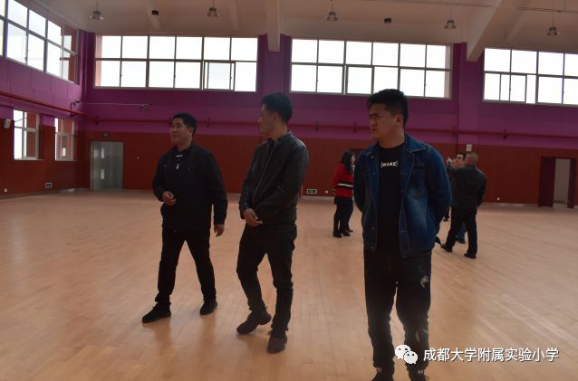 成华丹巴手牵手 共谱教育新篇章